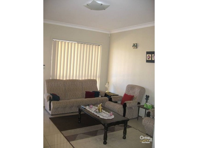 9/18 CUMMING CRESCENT, Quakers Hill NSW 2763