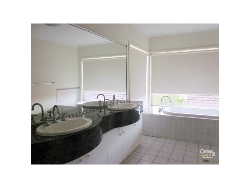 14 WAKLEY AVENUE, Quakers Hill NSW 2763