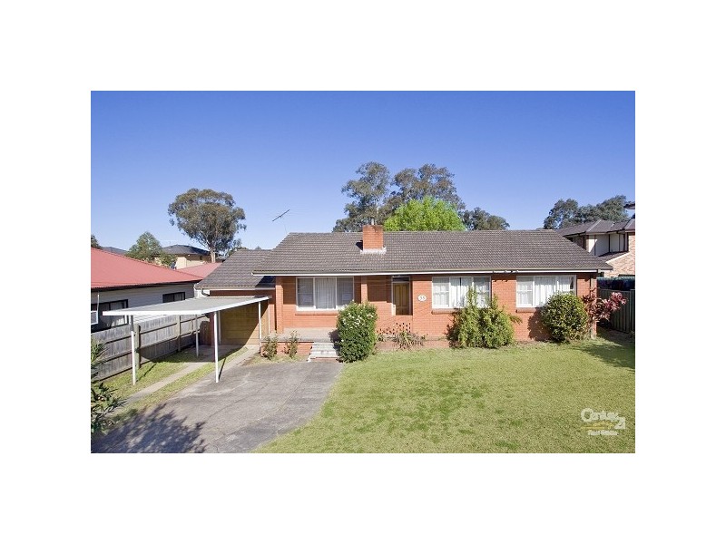 33 DOUGLAS ROAD, Quakers Hill NSW 2763