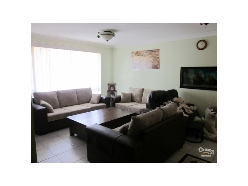 204 FARNHAM ROAD, Quakers Hill NSW 2763