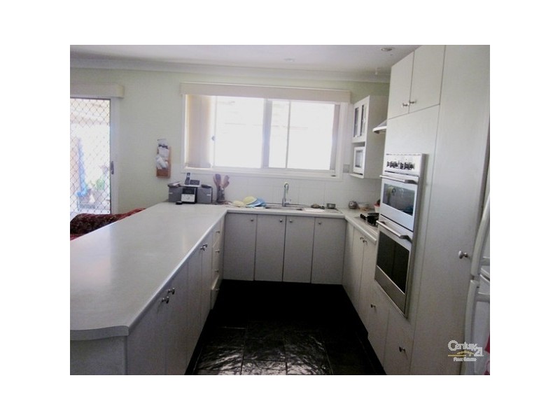 204 FARNHAM ROAD, Quakers Hill NSW 2763