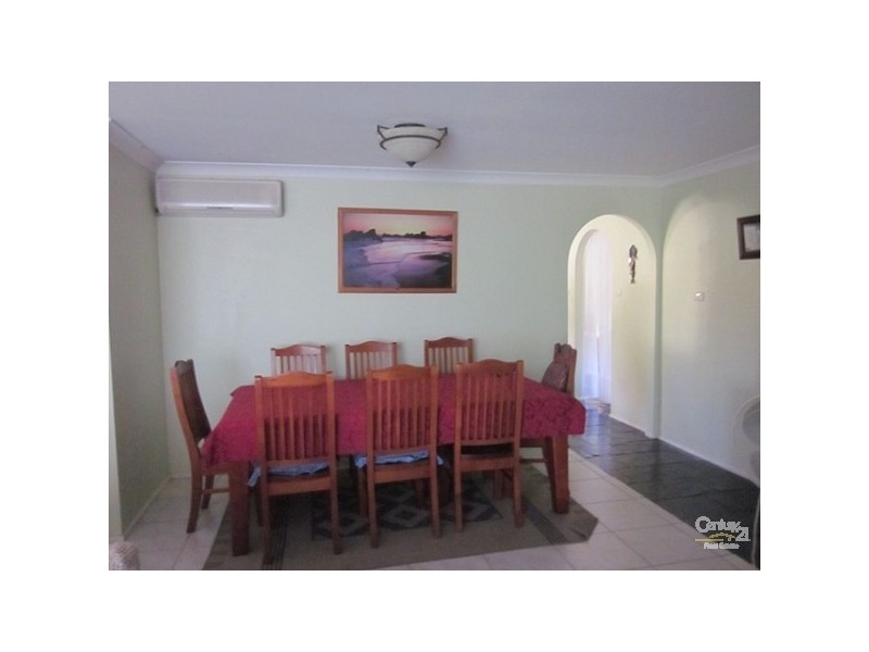 204 FARNHAM ROAD, Quakers Hill NSW 2763