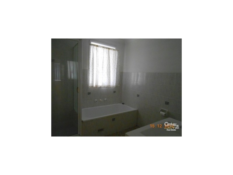 9 MEDLOW DRIVE, Quakers Hill NSW 2763