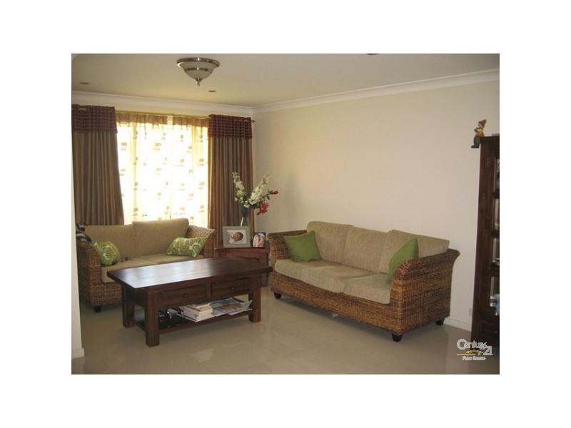 8 LEANNE PLACE, Quakers Hill NSW 2763