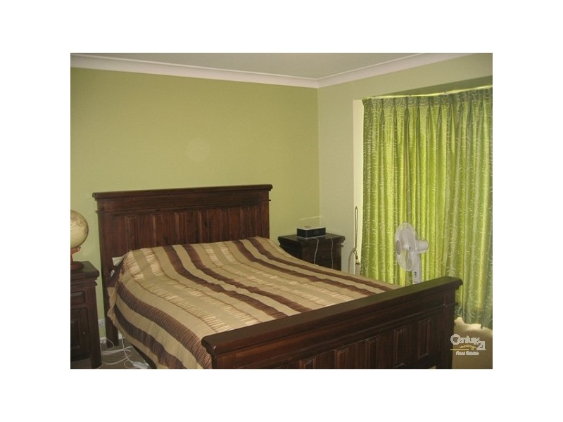 8 LEANNE PLACE, Quakers Hill NSW 2763