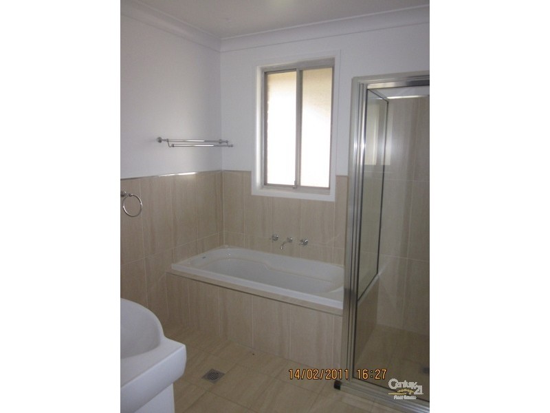 15 MEDLOW DRIVE, Quakers Hill NSW 2763