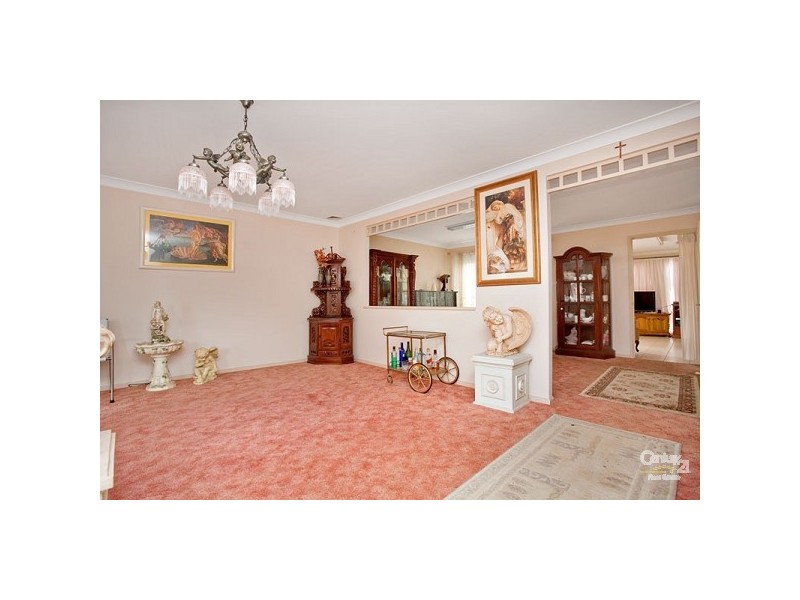 37 Hillcrest Road, Quakers Hill NSW 2763