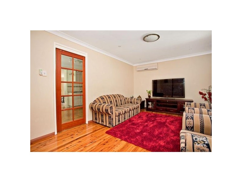 7 Rickard Road, Quakers Hill NSW 2763