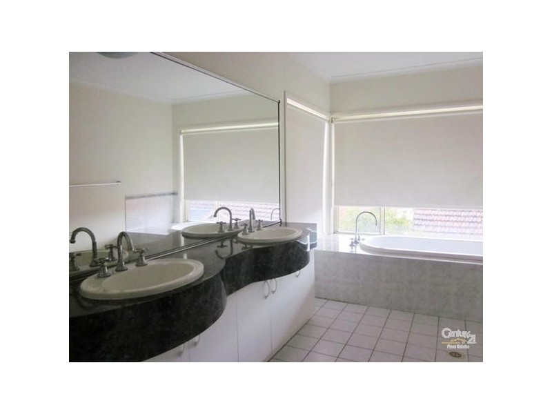 14 WAKLEY AVENUE, Quakers Hill NSW 2763