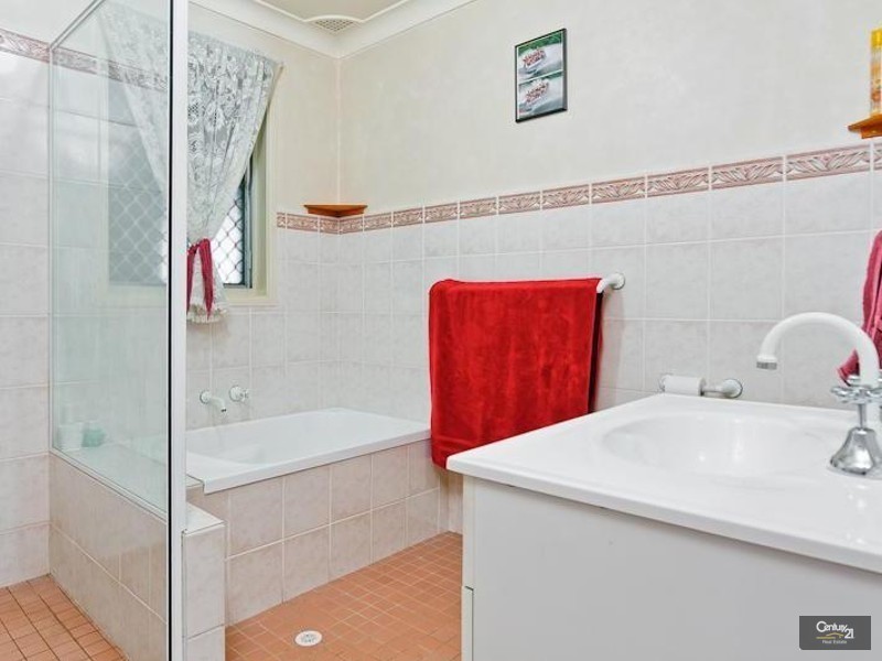 172 Railway Road, Quakers Hill NSW 2763