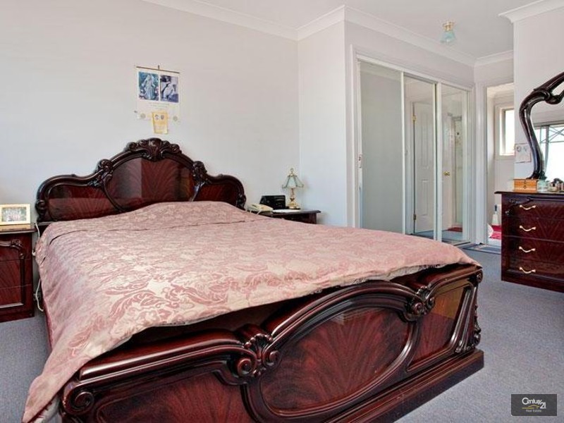 10 Currawong Street, Glenwood NSW 2768