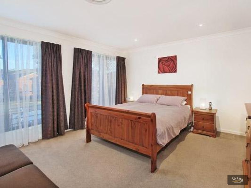 18 Ashtead Parade, Stanhope Gardens NSW 2768