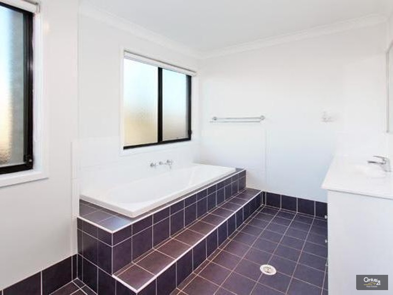 18 Ashtead Parade, Stanhope Gardens NSW 2768