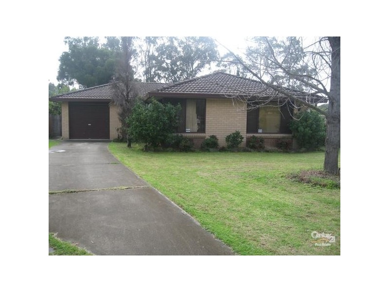 4 COCOS PLACE, Quakers Hill NSW 2763