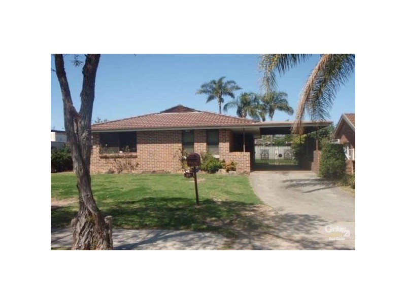 32 PACIFIC ROAD, Quakers Hill NSW 2763