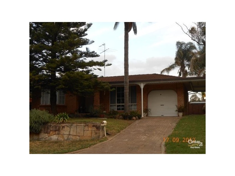 12 Goddard Crescent, Quakers Hill NSW 2763