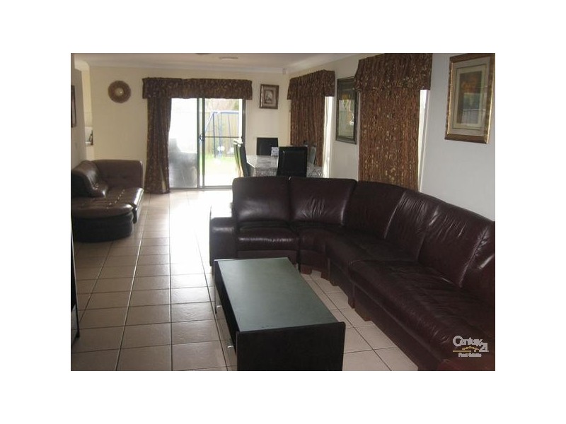 30 TREE TOP CIRCUIT, Quakers Hill NSW 2763