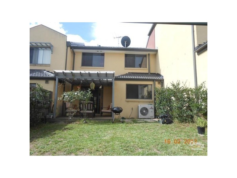 32 Tree Top Circuit, Quakers Hill NSW 2763