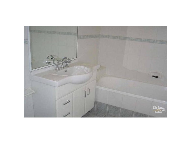 4/10 Lovegrove Drive, Quakers Hill NSW 2763