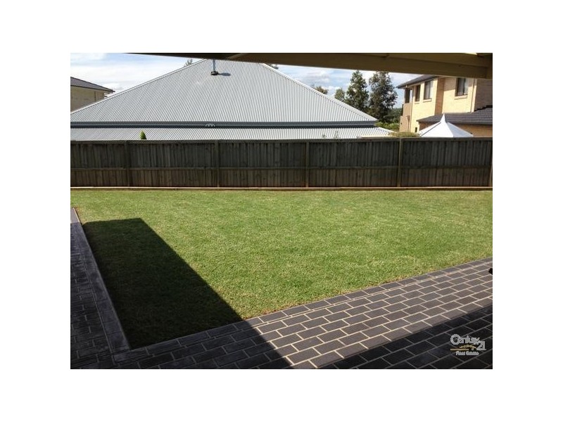 5 Faxon Close, Colebee NSW 2761