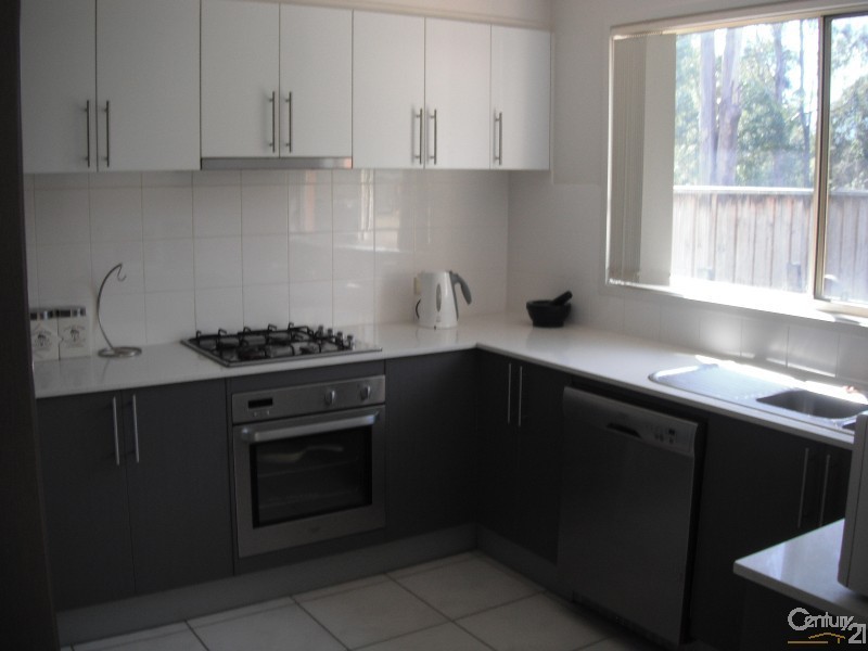 27 Tree Top Circuit, Quakers Hill NSW 2763