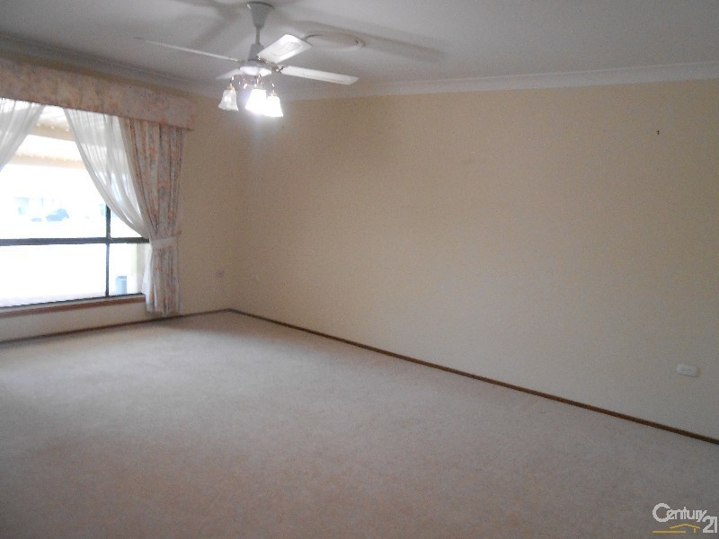 15 Dormer Grove, Quakers Hill NSW 2763