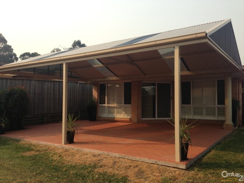 17 GREENDALE TERRACE, Quakers Hill NSW 2763