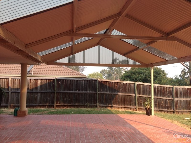 17 GREENDALE TERRACE, Quakers Hill NSW 2763