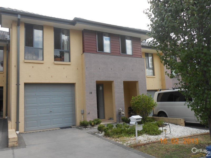 32 TREETOP CIRCUIT, Quakers Hill NSW 2763