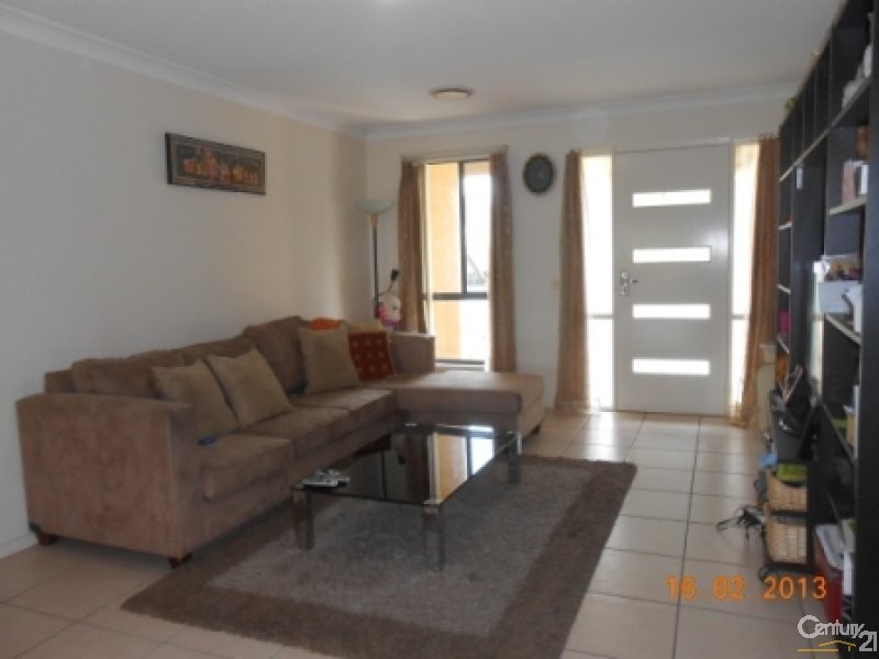 32 TREETOP CIRCUIT, Quakers Hill NSW 2763