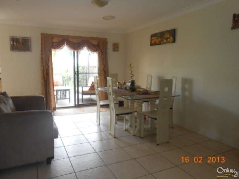 32 TREETOP CIRCUIT, Quakers Hill NSW 2763