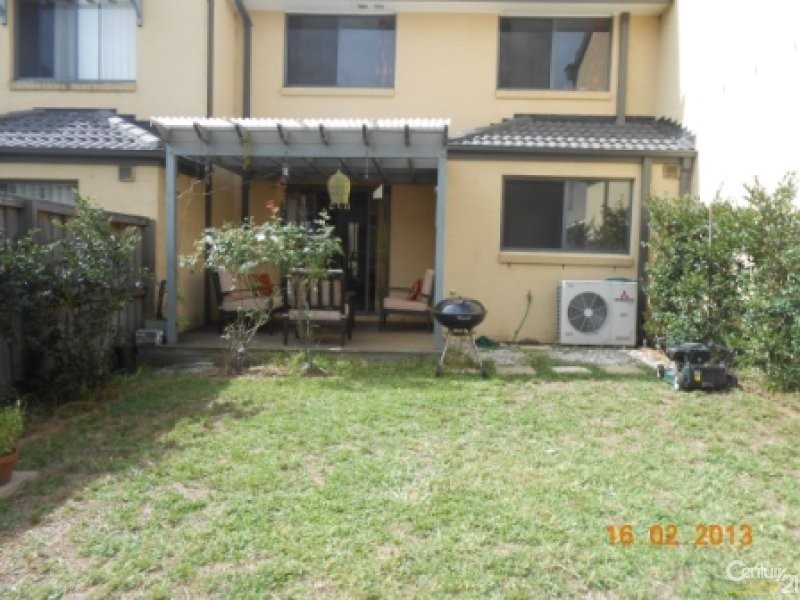 32 TREETOP CIRCUIT, Quakers Hill NSW 2763