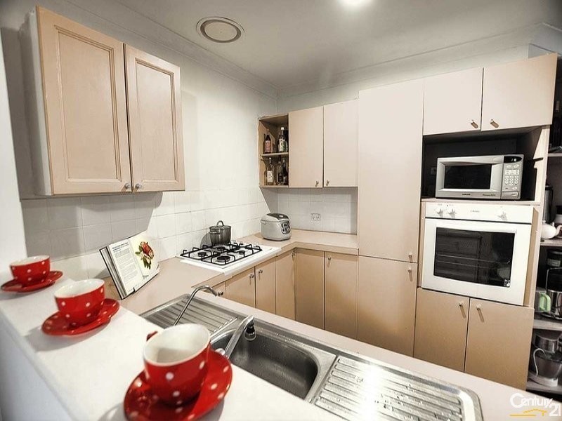 5 AFTON PLACE, Quakers Hill NSW 2763