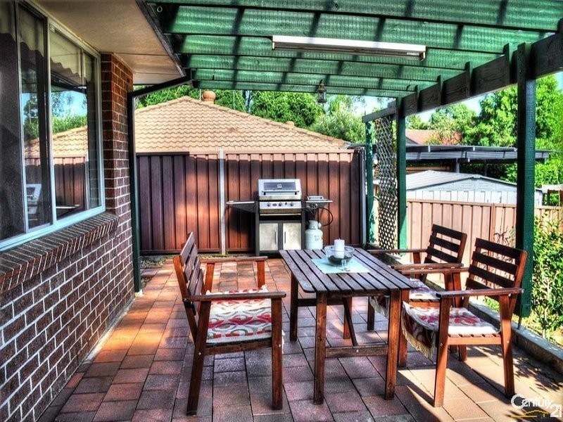 5 AFTON PLACE, Quakers Hill NSW 2763