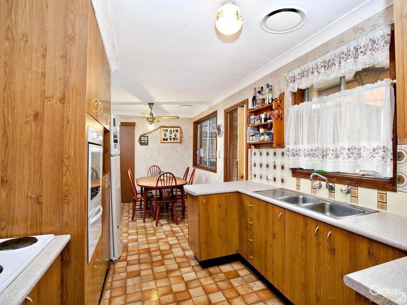 37 Bombala Crescent, Quakers Hill NSW 2763