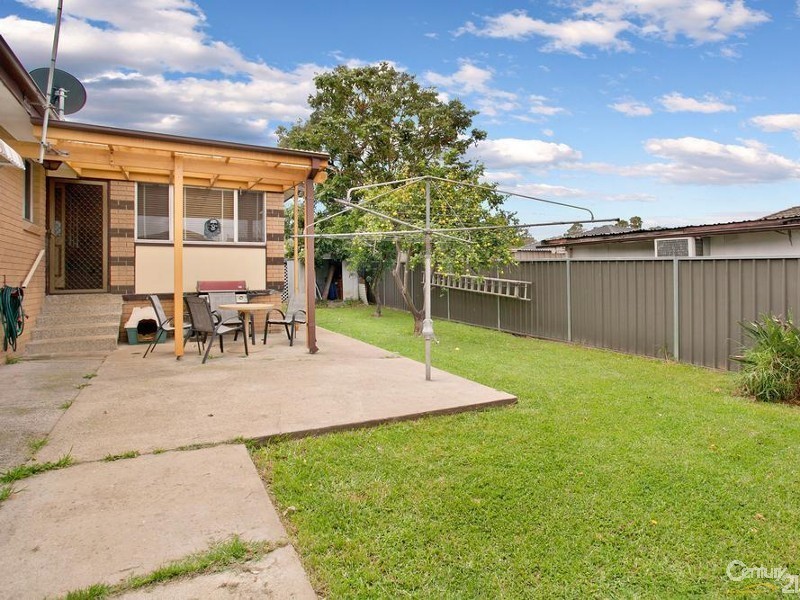 37 Bombala Crescent, Quakers Hill NSW 2763