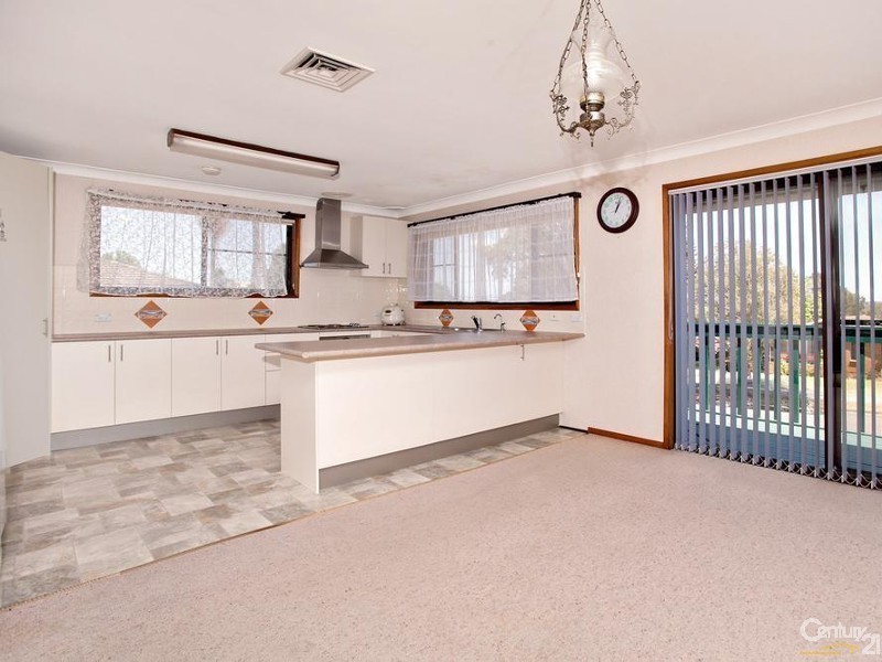 46 Warrimoo Drive, Quakers Hill NSW 2763