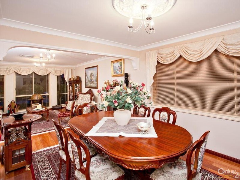 4 Burrinjuck Drive, Woodcroft NSW 2767