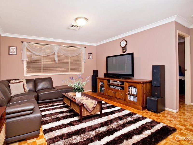 4 Burrinjuck Drive, Woodcroft NSW 2767