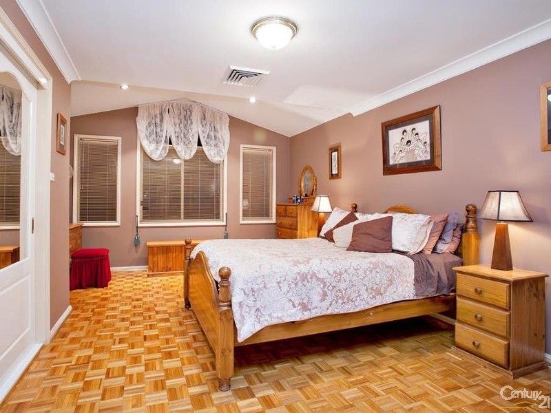 4 Burrinjuck Drive, Woodcroft NSW 2767