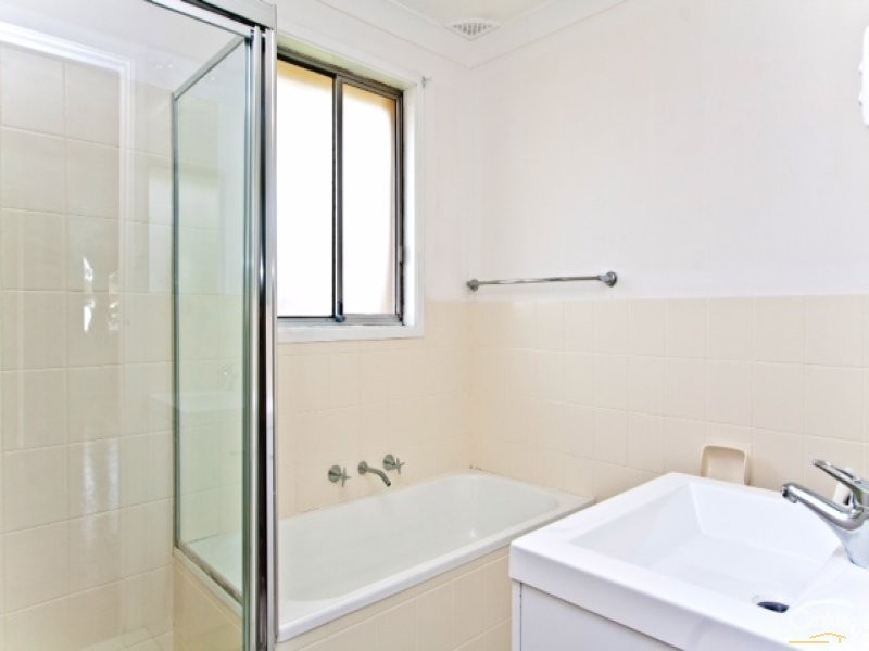 2 Ridgeway Crescent, Quakers Hill NSW 2763