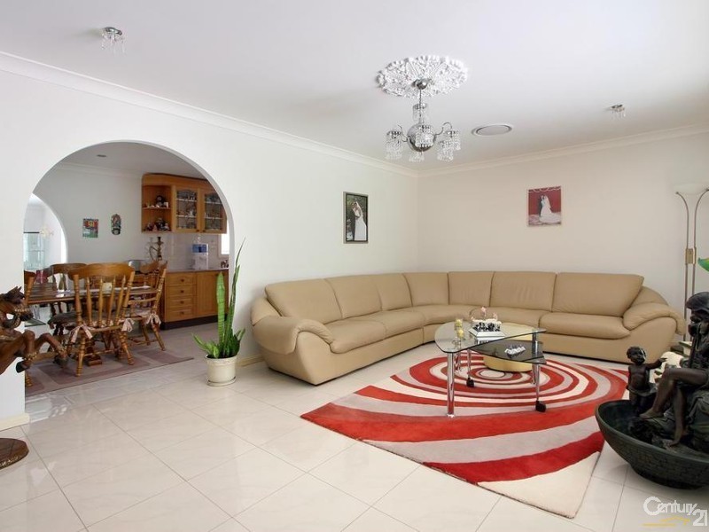 75 Warrimoo Drive, Quakers Hill NSW 2763