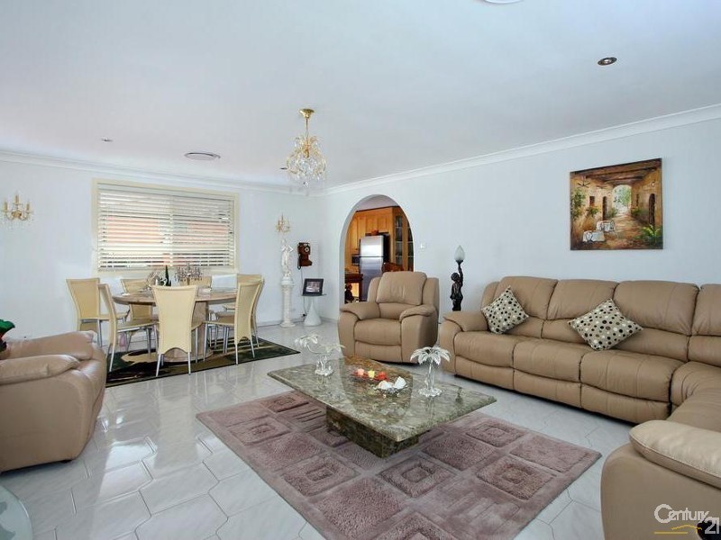 75 Warrimoo Drive, Quakers Hill NSW 2763