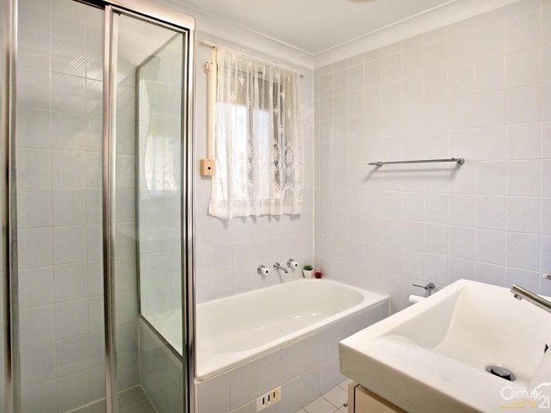 70 Warrimoo Drive, Quakers Hill NSW 2763