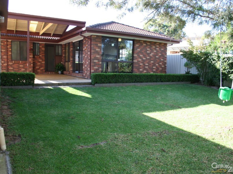 4 Benbury Street, Quakers Hill NSW 2763