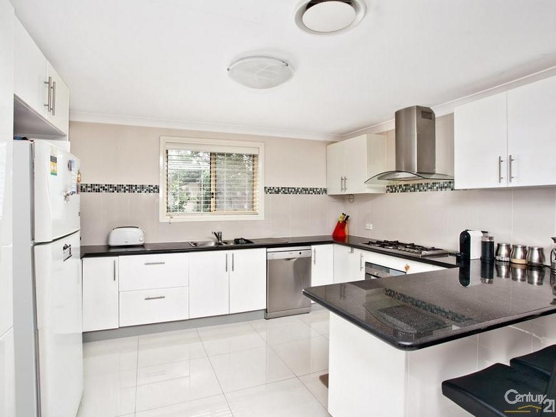 8 Ridgeway Crescent, Quakers Hill NSW 2763