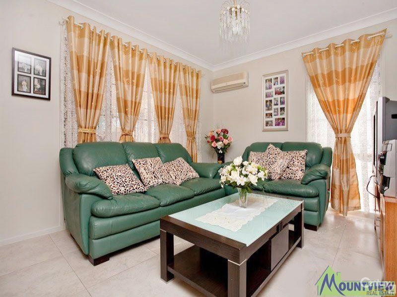 41 FOXWOOD AVENUE, Quakers Hill NSW 2763