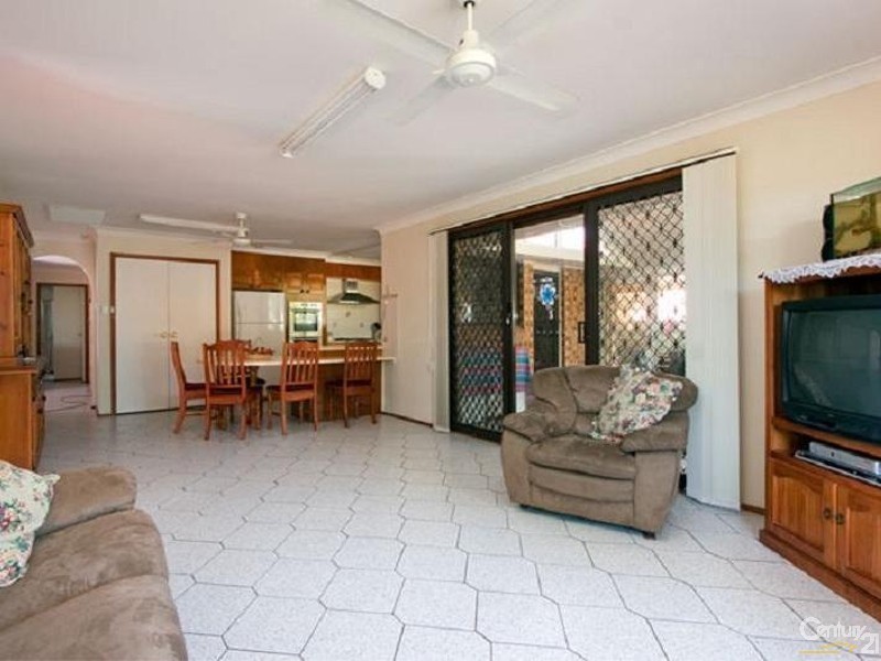 15 Dormer Grove, Quakers Hill NSW 2763