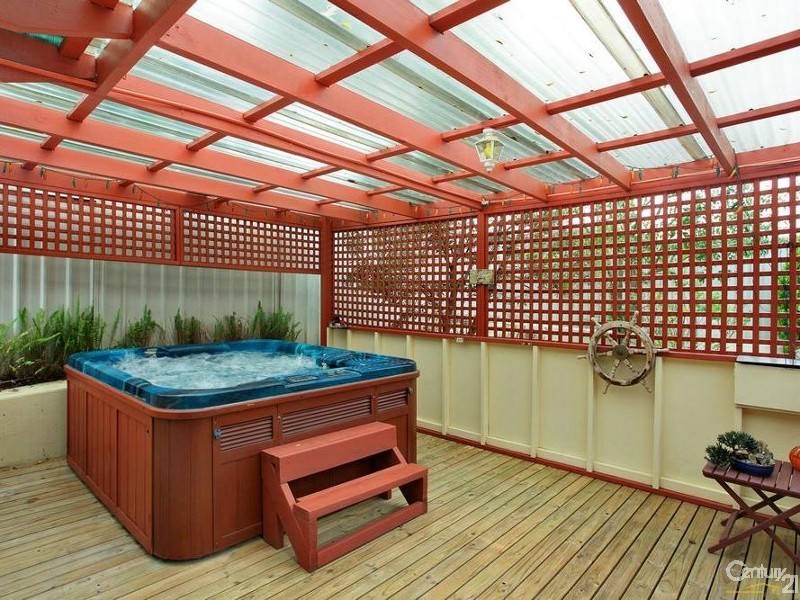 18 Ealing Place, Quakers Hill NSW 2763