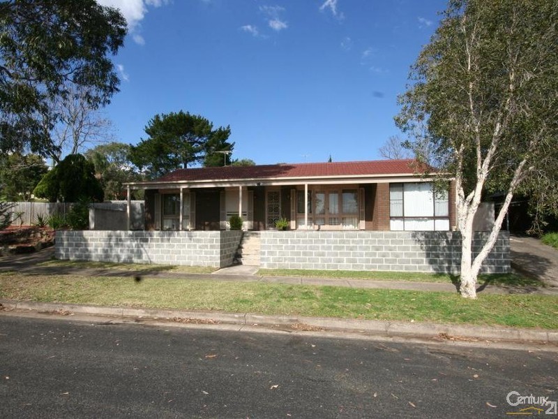 8 Bombala Crescent, Quakers Hill NSW 2763
